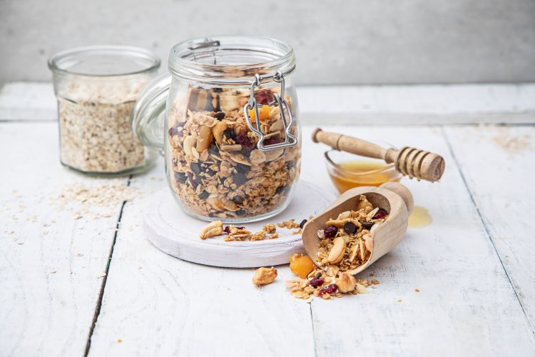 Honey, Nuts & Fruit Granola with Choc Chips - Flahavan's